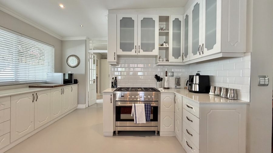 3 Bedroom Property for Sale in Gordons Bay Village Western Cape